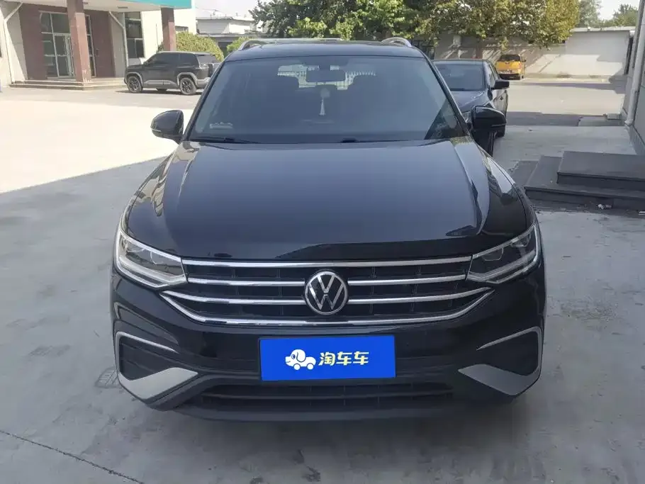 Volkswagen Tiguan L — фото 9