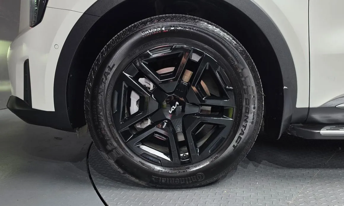 Kia Sorento — фото 8