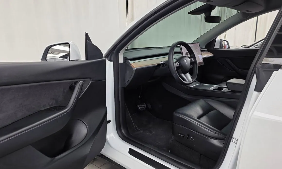 Tesla Model Y — фото 4
