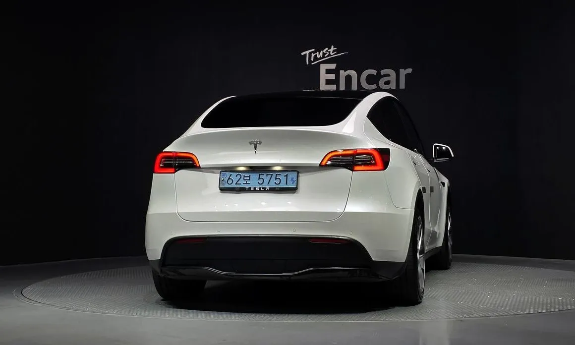 Tesla Model Y — фото 5