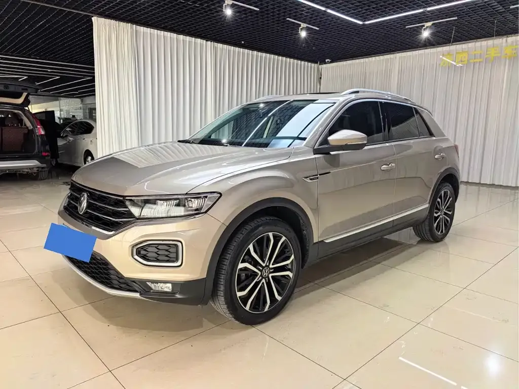 Volkswagen T-Roc — фото 1