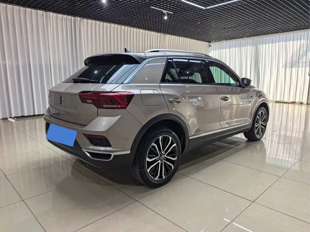 Volkswagen T-Roc — фото 7