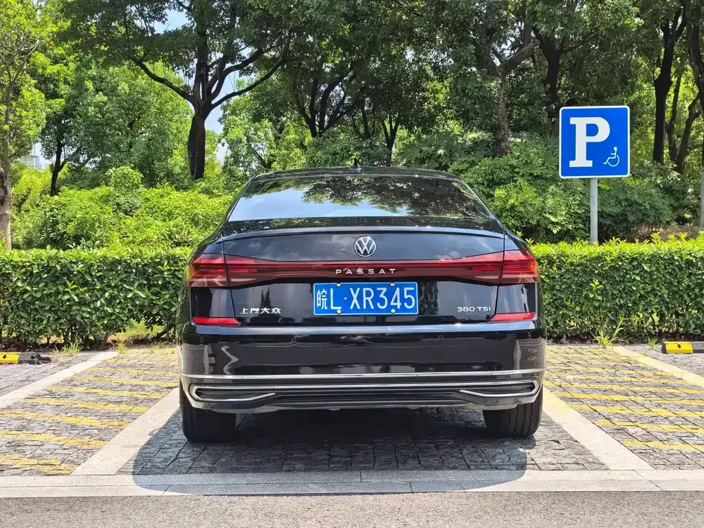 Volkswagen Passat — фото 7