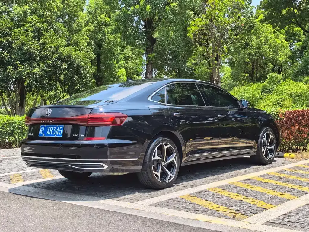 Volkswagen Passat — фото 2
