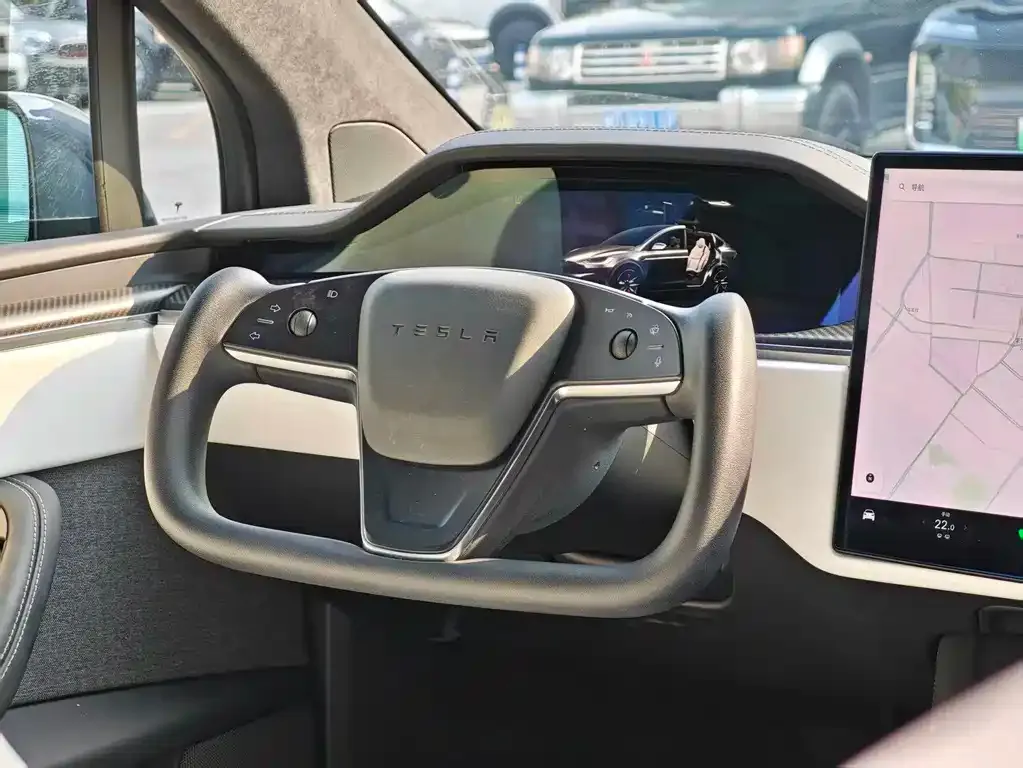 Tesla Model X — фото 8
