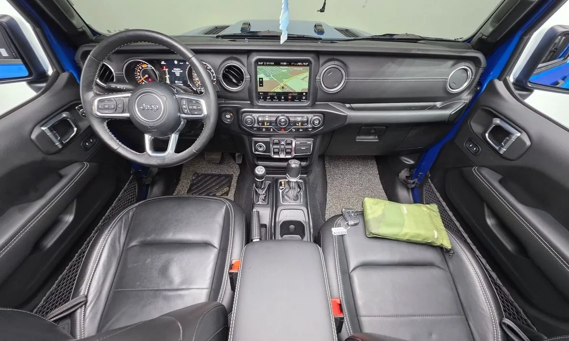Jeep Wrangler — фото 9