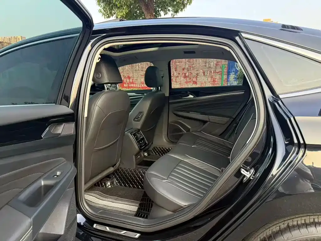 Volkswagen Passat — фото 9