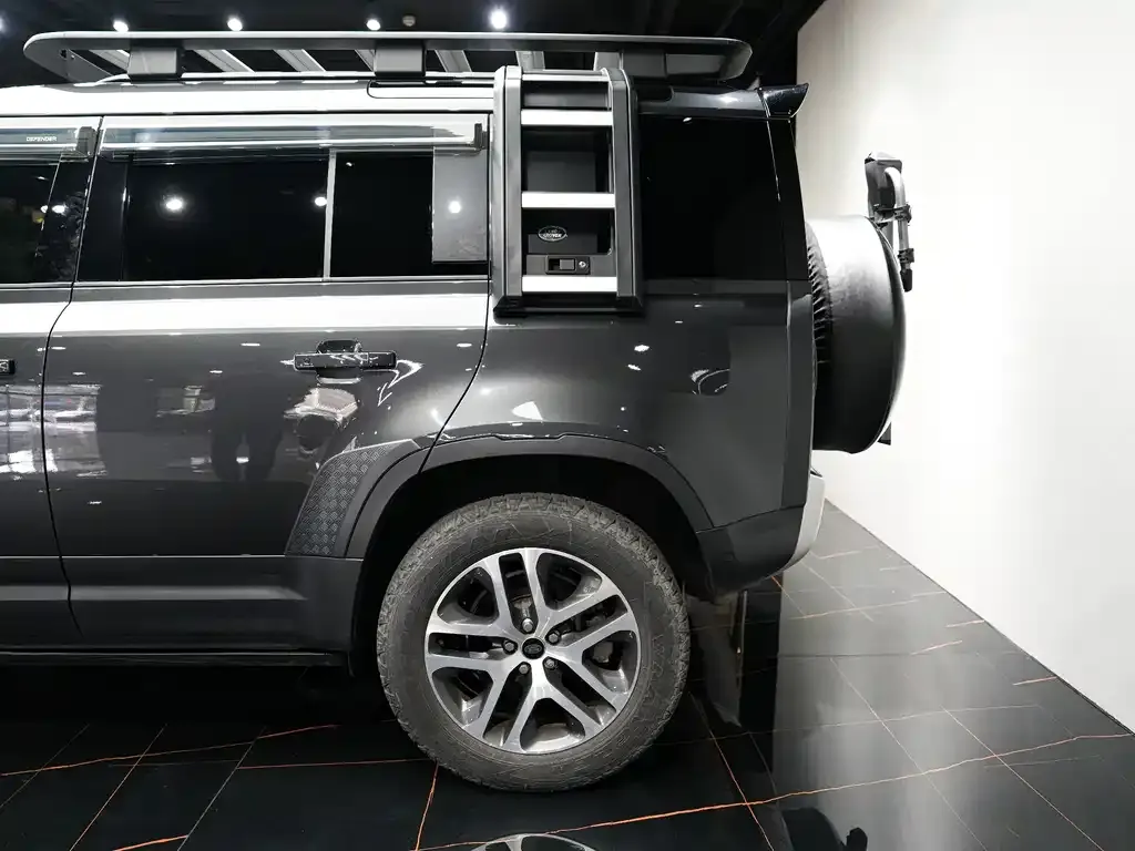 Land Rover Defender — фото 8