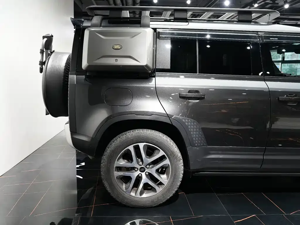 Land Rover Defender — фото 6