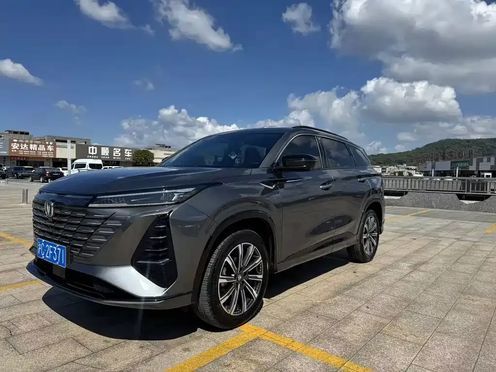 Changan CS75 PLUS — фото 1