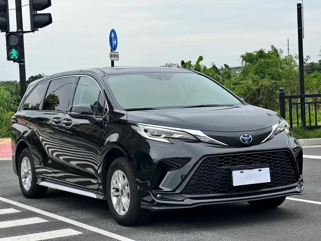Toyota Granvia — фото 8