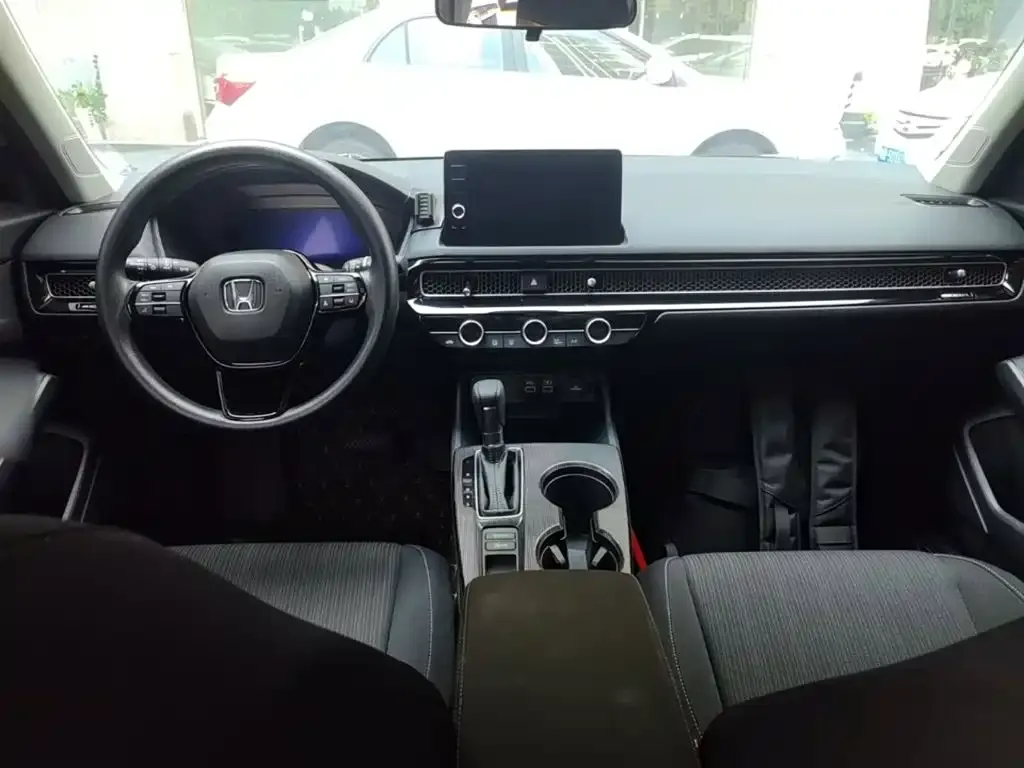 Honda Civic — фото 1