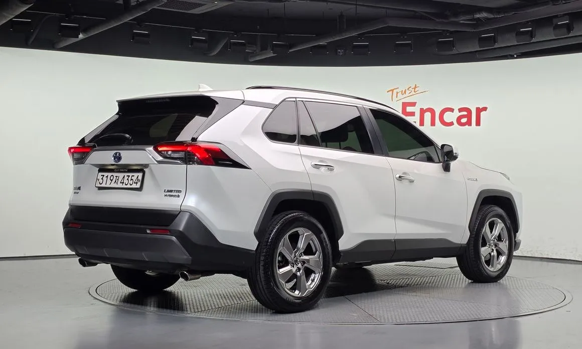 Toyota RAV4 — фото 2