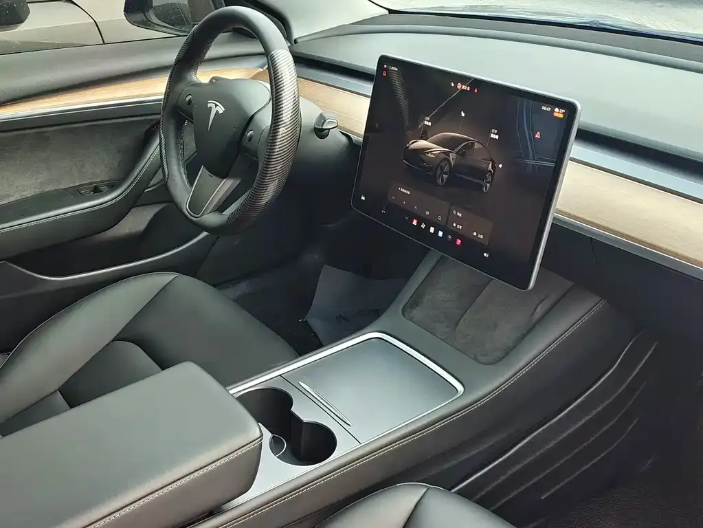 Tesla Model 3 — фото 3