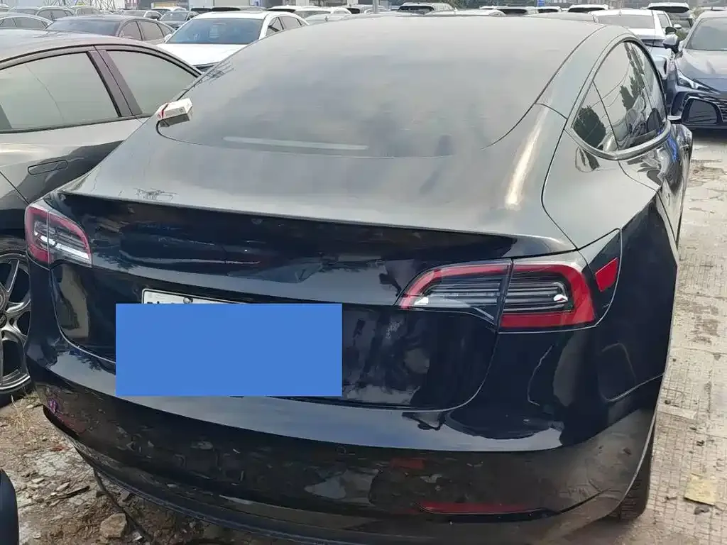 Tesla Model 3 — фото 7