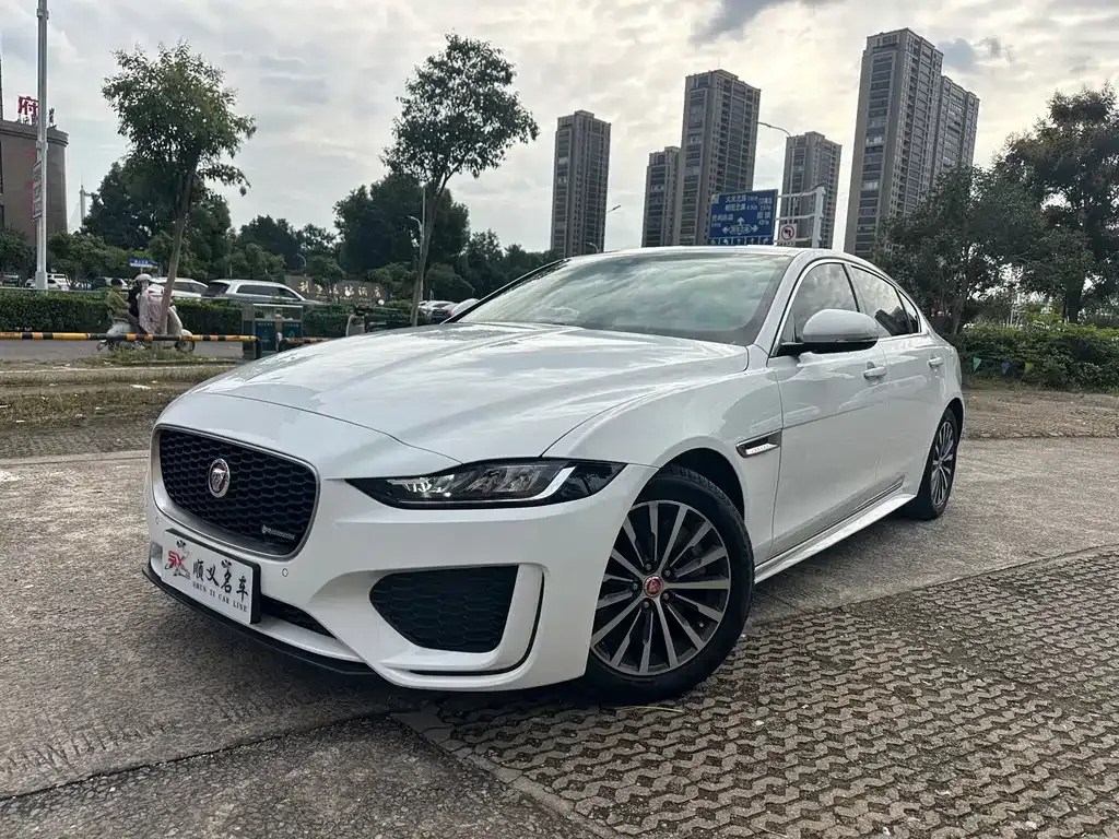 Jaguar XEL — фото 1