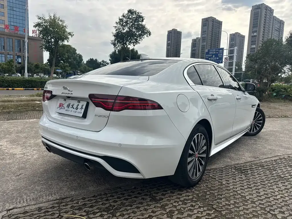 Jaguar XEL — фото 10