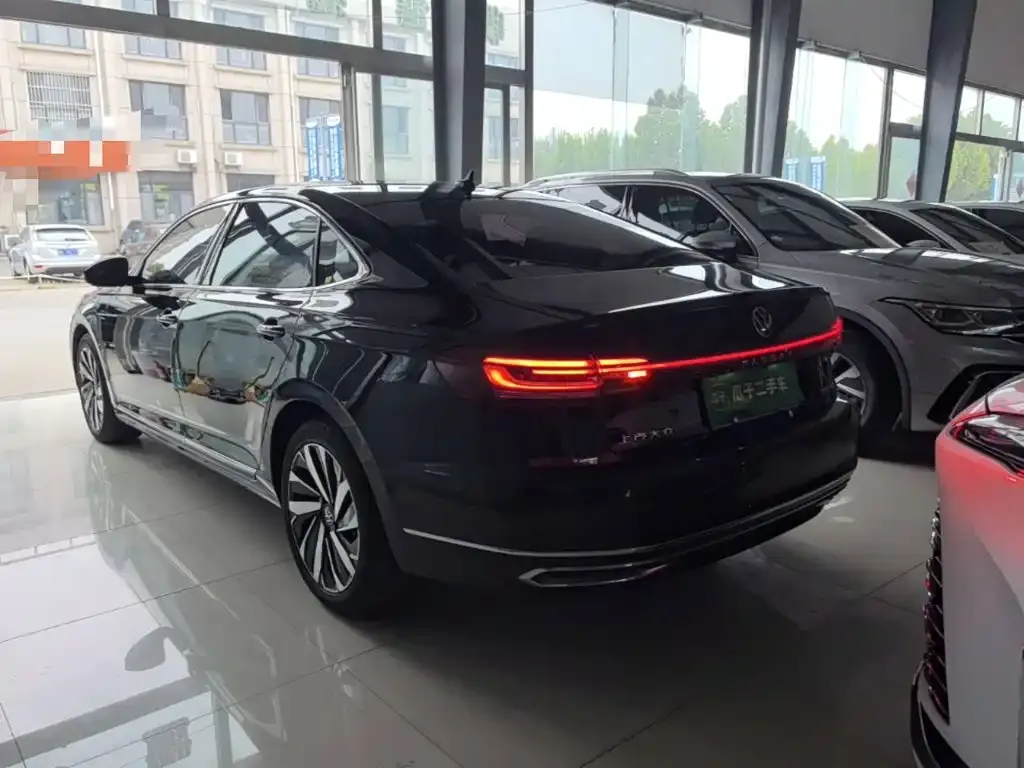 Volkswagen Passat — фото 4