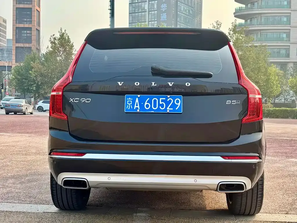Volvo XC90 — фото 4