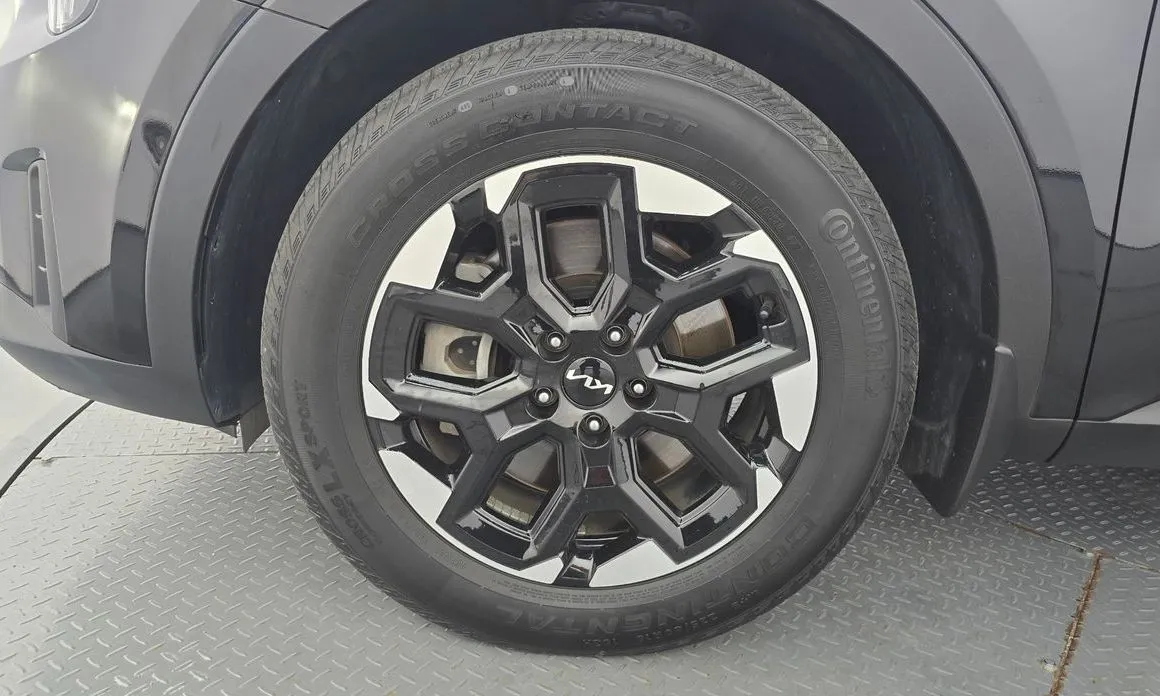 Kia Sorento — фото 10
