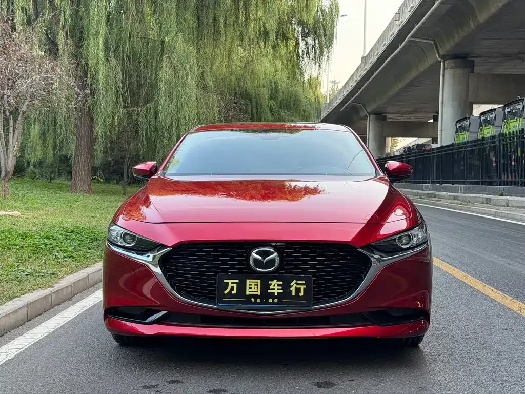 Mazda 3 Axela — фото 10
