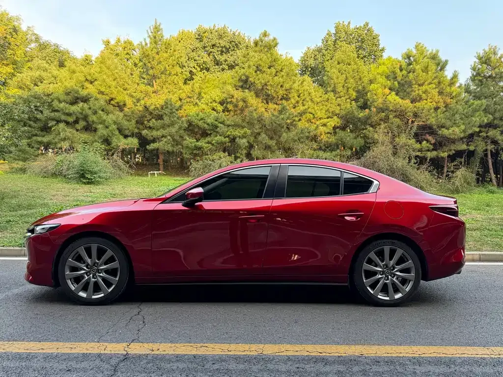 Mazda 3 Axela — фото 4
