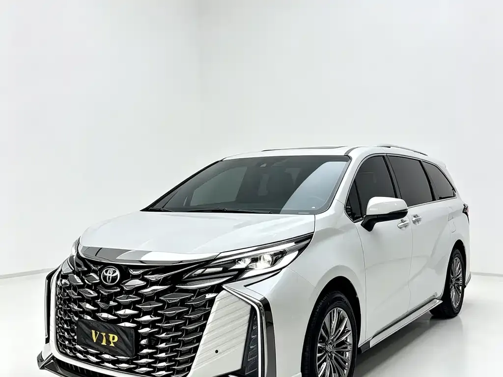 Toyota Granvia — фото 1