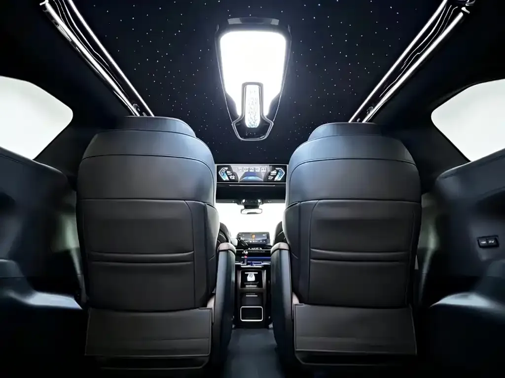 Toyota Granvia — фото 7