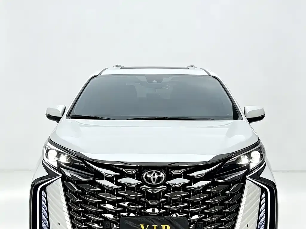 Toyota Granvia — фото 3