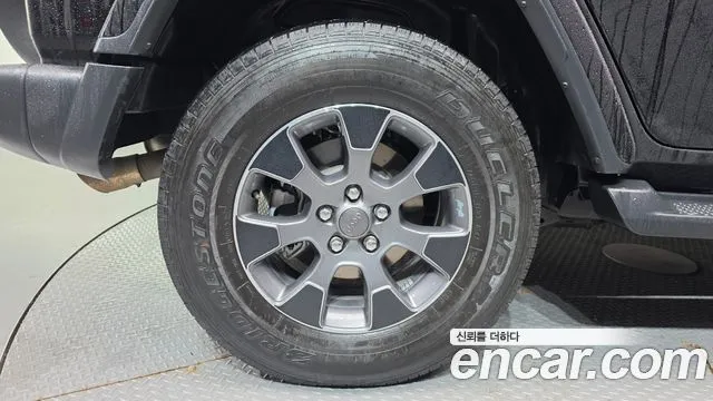 Jeep Wrangler — фото 10