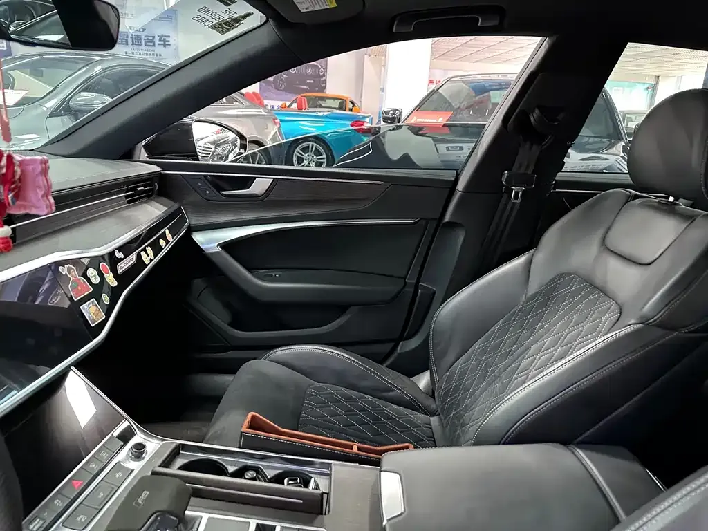 Audi A7L — фото 3