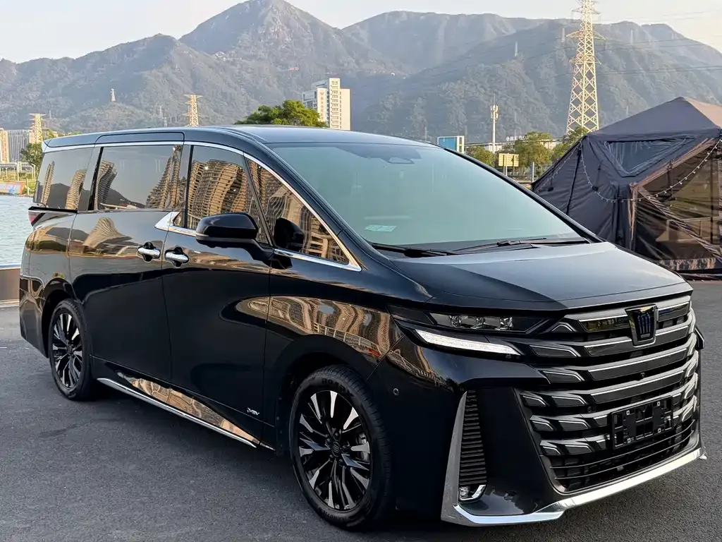 Toyota Vellfire — фото 6