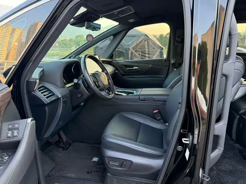 Toyota Vellfire — фото 9