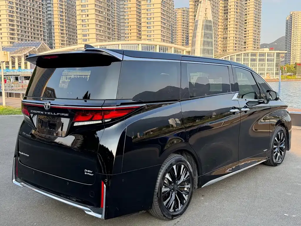 Toyota Vellfire — фото 7