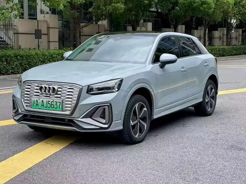Audi Q2L e-tron — фото 9