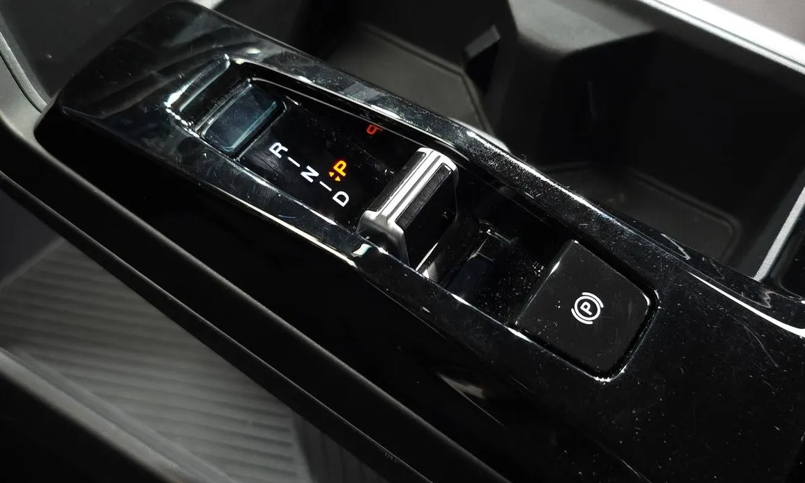 KG Mobility (Ssangyong) Torres — фото 4