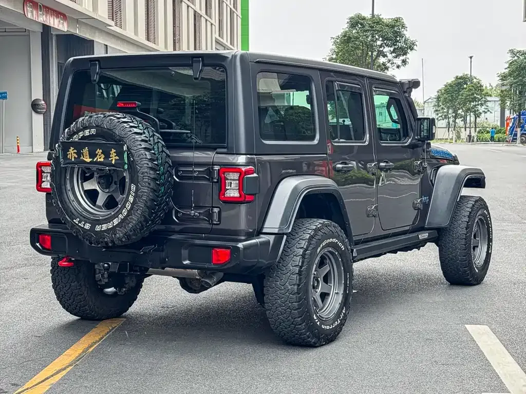 Jeep Wrangler PHEV — фото 5