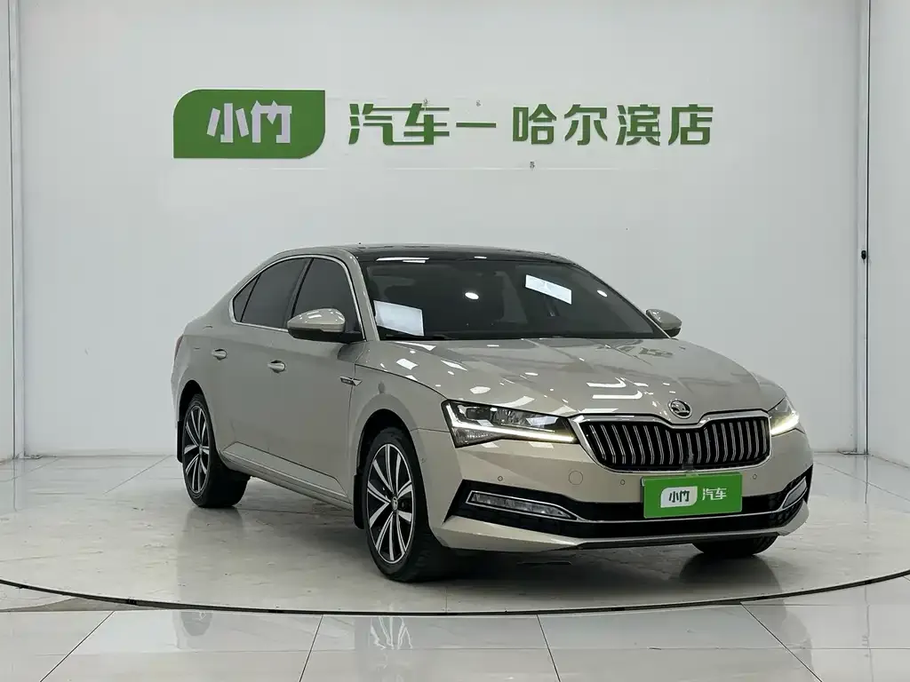 Skoda Superb — фото 7