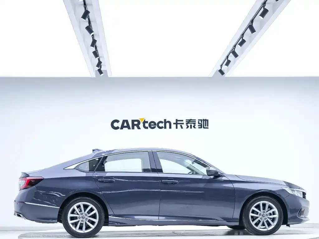 Honda Accord — фото 8