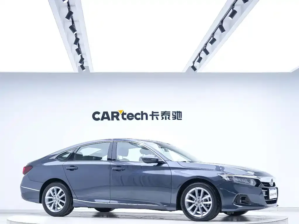 Honda Accord — фото 7