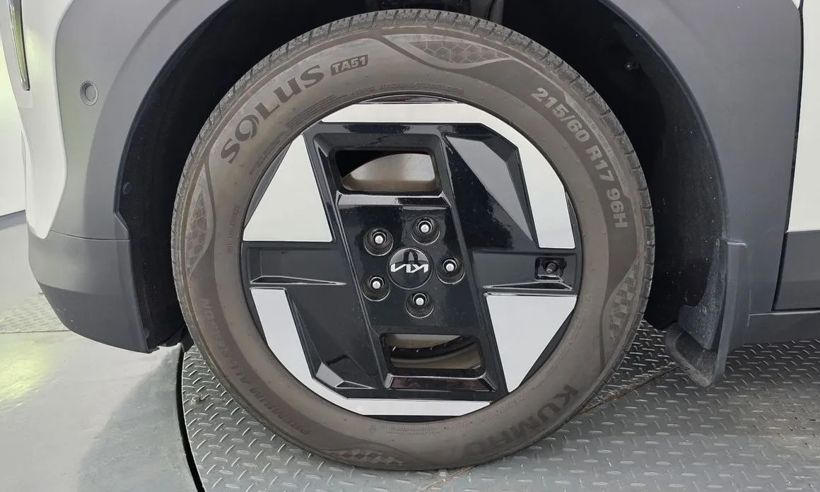 Kia EV3 — фото 3