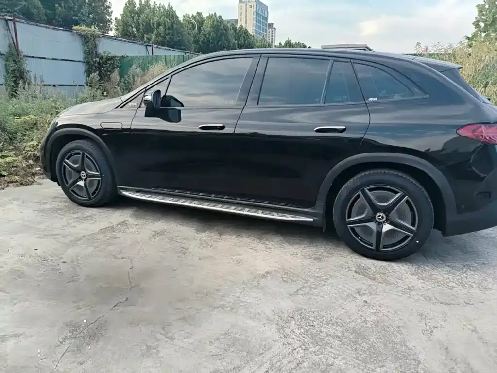 Mercedes-Benz EQE SUV — фото 6