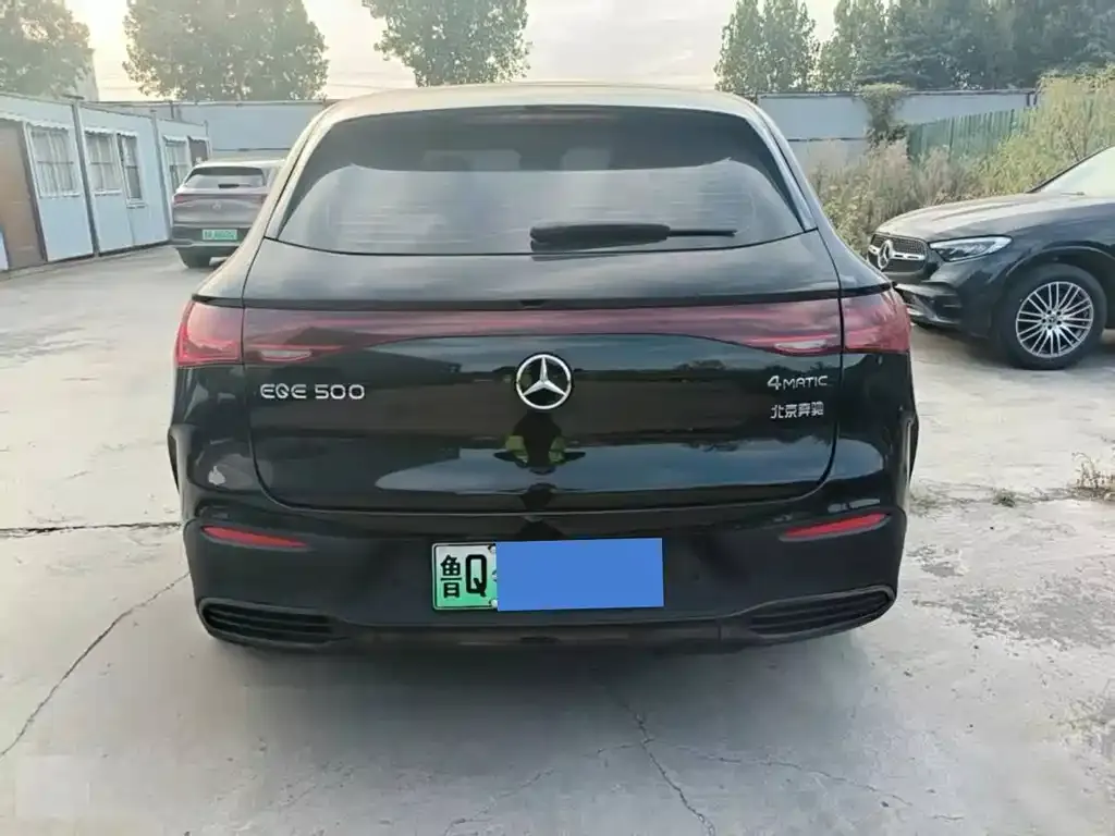 Mercedes-Benz EQE SUV — фото 3