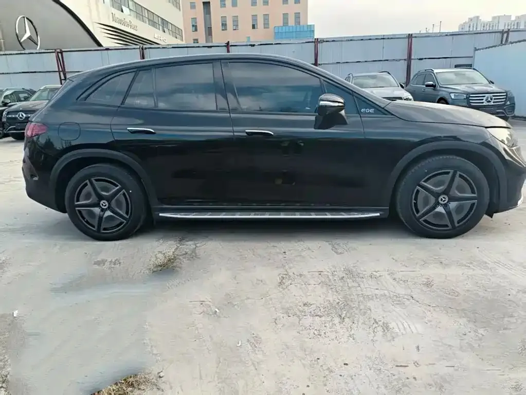 Mercedes-Benz EQE SUV — фото 10