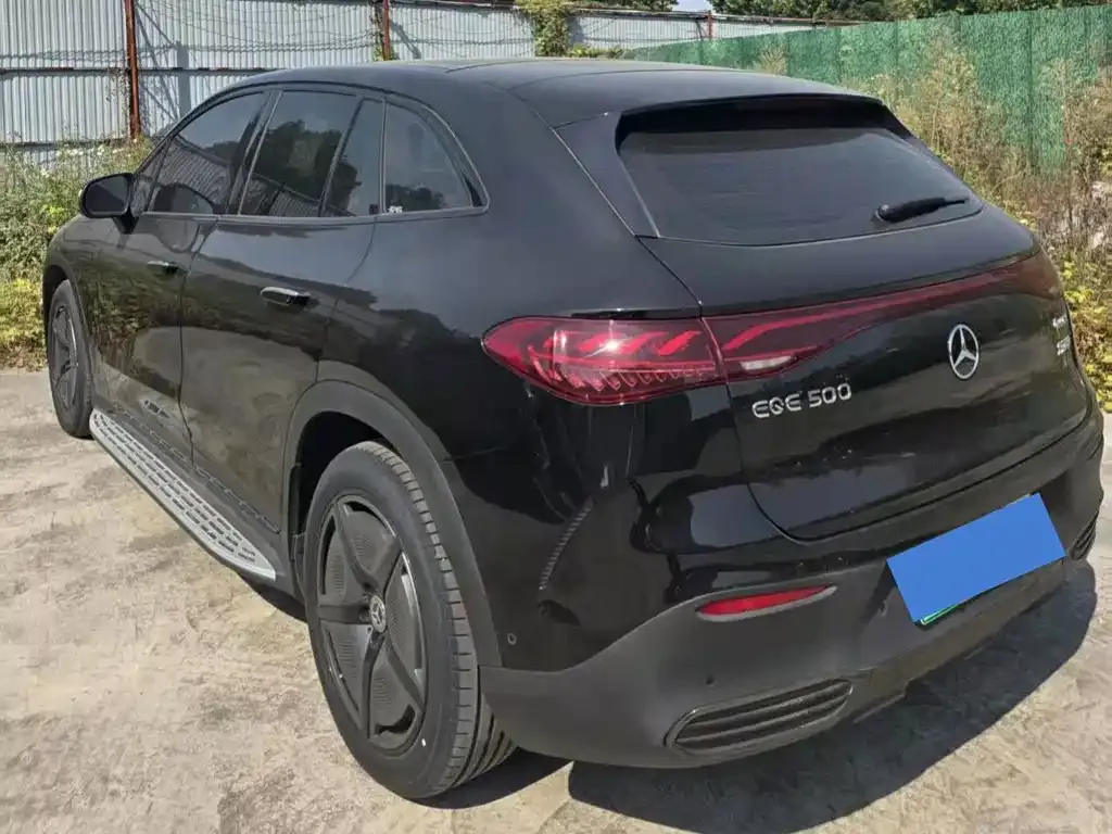 Mercedes-Benz EQE SUV — фото 5