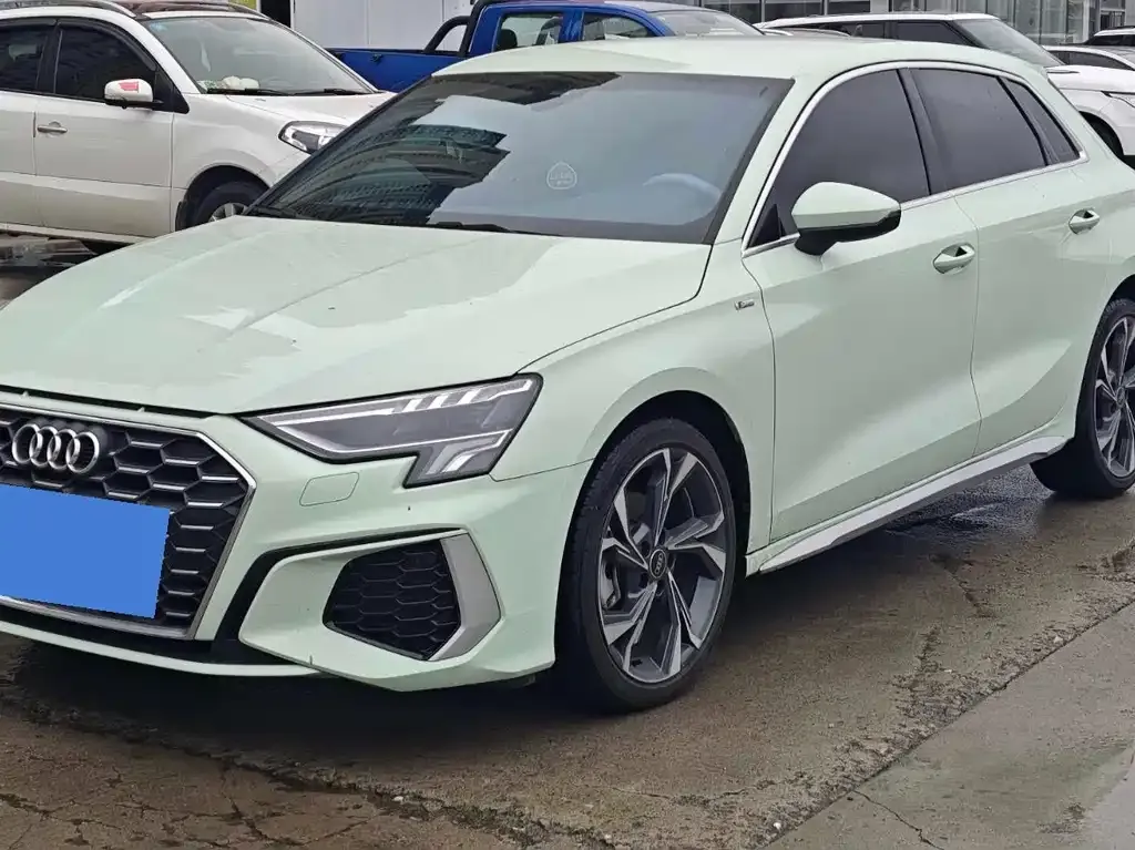 Audi A3 — фото 1