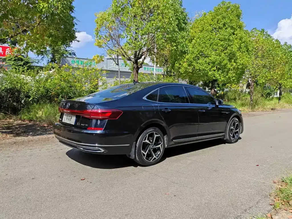 Volkswagen Passat — фото 4