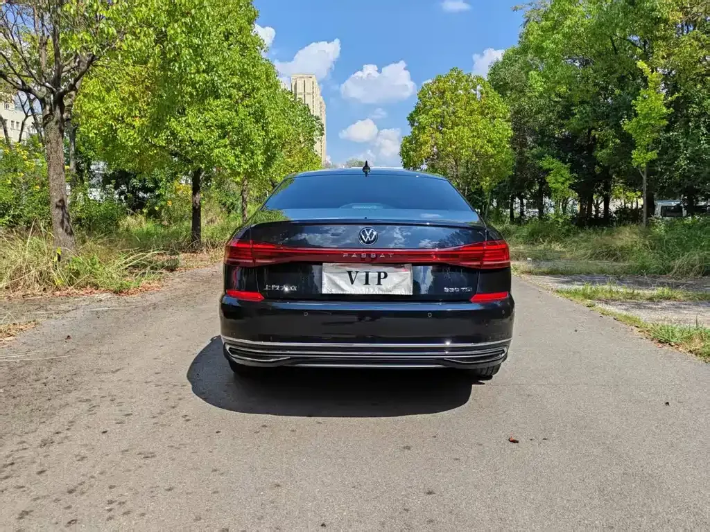 Volkswagen Passat — фото 7