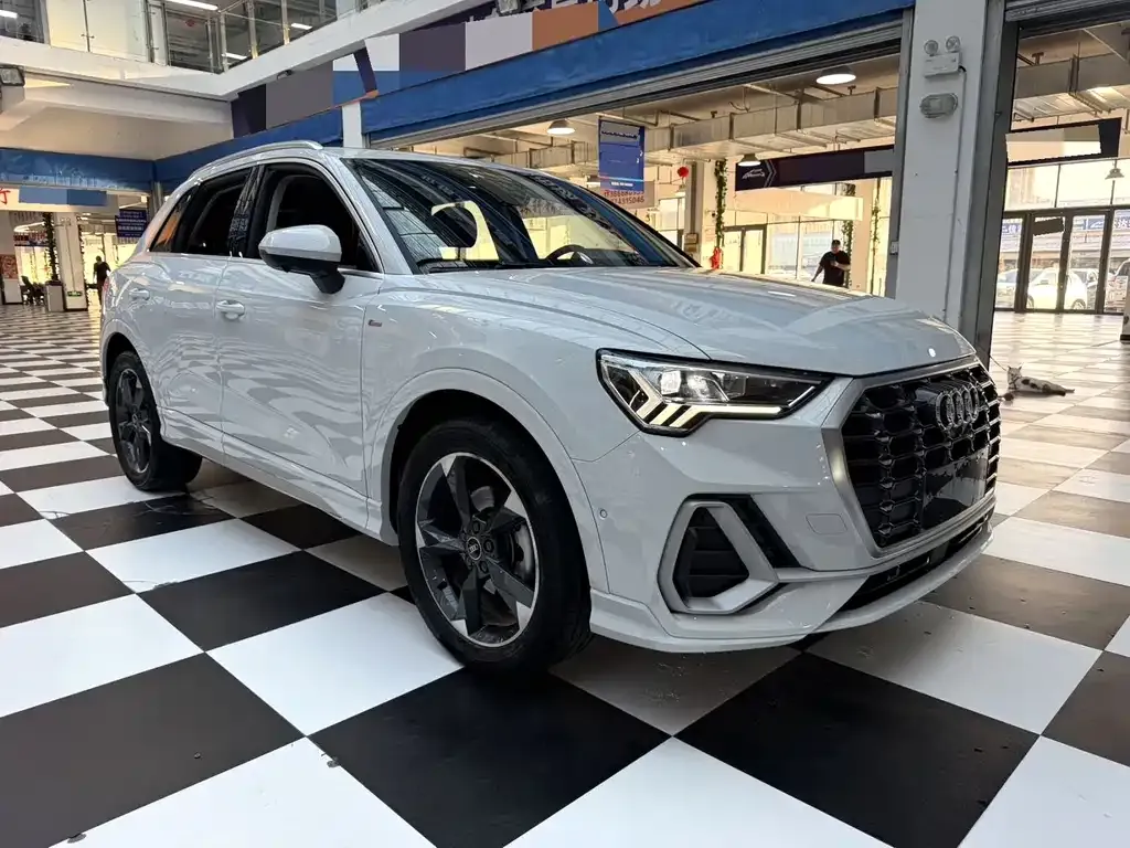 Audi Q3 — фото 6