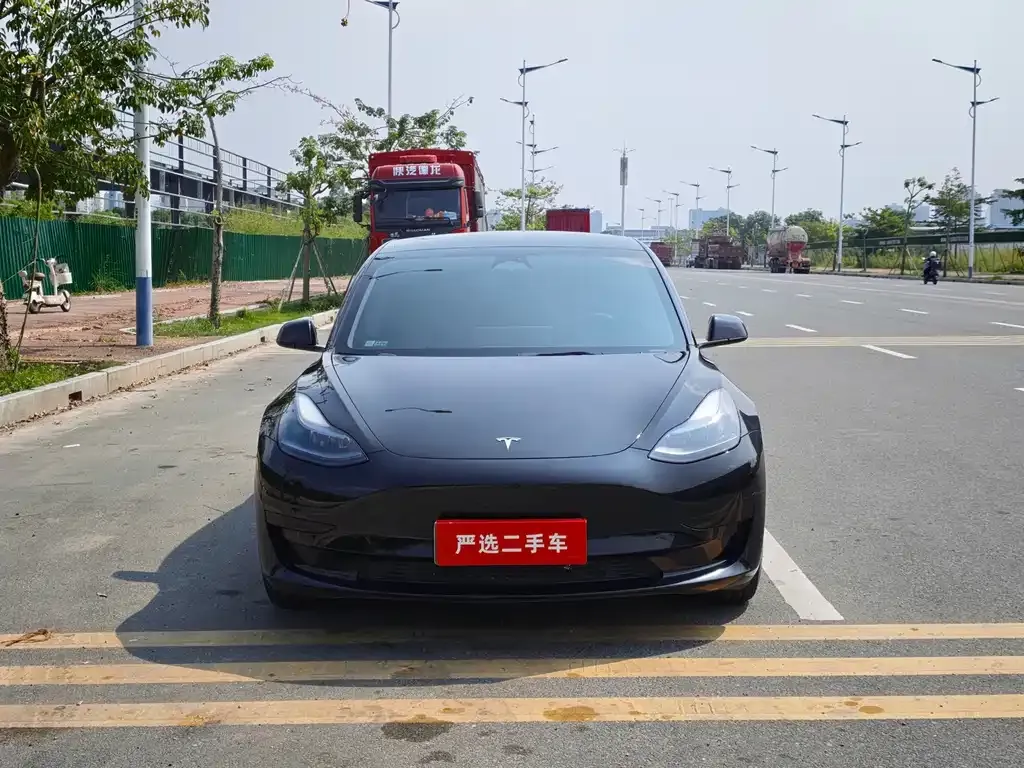 Tesla Model 3 — фото 10